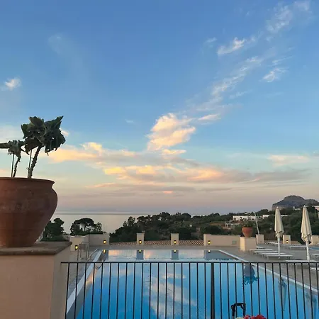 Seaside Pool Cefalù