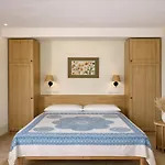 Seaside Pool Lejlighedshotel 4*