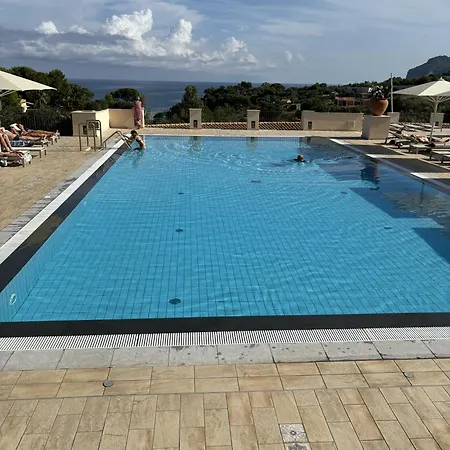 Seaside Pool 4* Cefalu